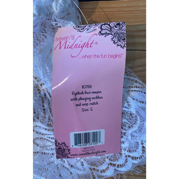 NWT Seven Til Midnight Eyelash Lace Romper Size Small Women’s White - Picture 3 of 10